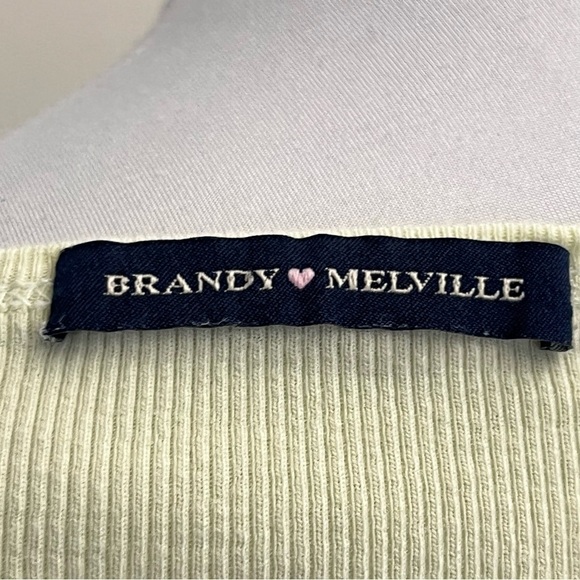 Brandy Melville Light Green Ribbed Button Up Cropped Short Sleeve Henley - Picture 7 of 8